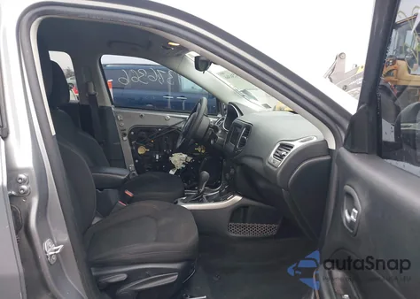 2018 Jeep Compass Sport 4X4 z USA, uszkodzony, nr VIN 3C4NJDAB4JT230266